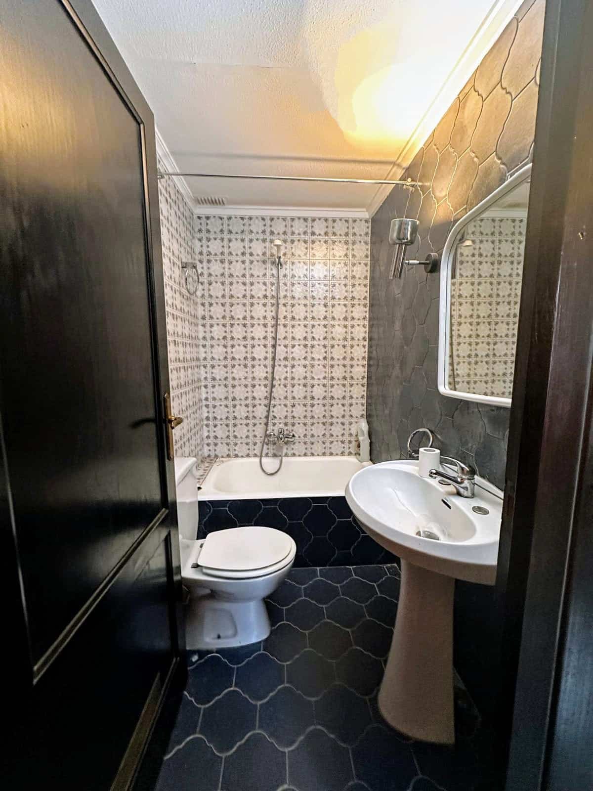 WhatsApp Image 2025-03-26 at 10.46.36 (1)